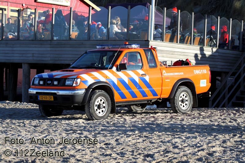 foto_nieuwjaarsduik2010_domburg1_112zeeland.jpg